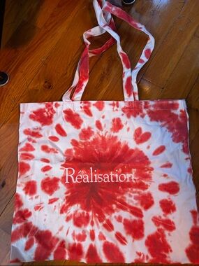 Réalisation Par Red and White Tie-Dye Tote Bag